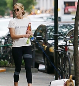 jennifer-lawrence-out-in-nyc-picturepub-15.jpg