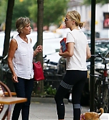 jennifer-lawrence-out-in-nyc-picturepub-18.jpg