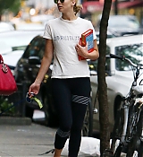 jennifer-lawrence-out-in-nyc-picturepub-21.jpg