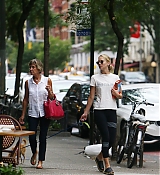 jennifer-lawrence-out-in-nyc-picturepub-23.jpg