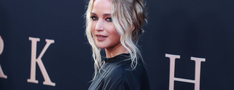 Jennifer Lawrence attends the ‘X-Men: Dark Phoenix” Los Angeles Premiere